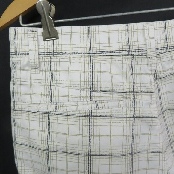 Volcom  Shorts Size 18 Youth 29x10  Plaid White Black Tan Cotton Blend - Picture 6 of 10